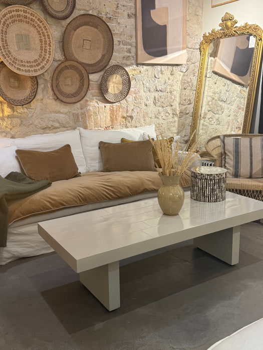 Table basse en bois laqué vert de gris