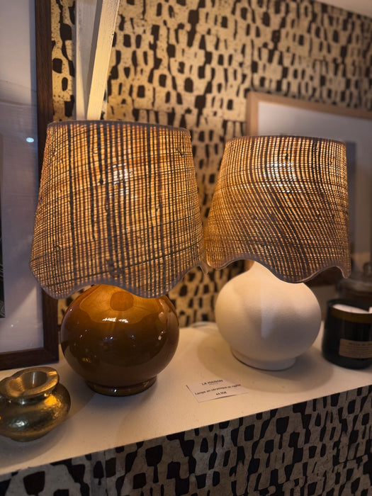 Lampe Joséphine en céramique et raphia - 2 couleurs disponibles