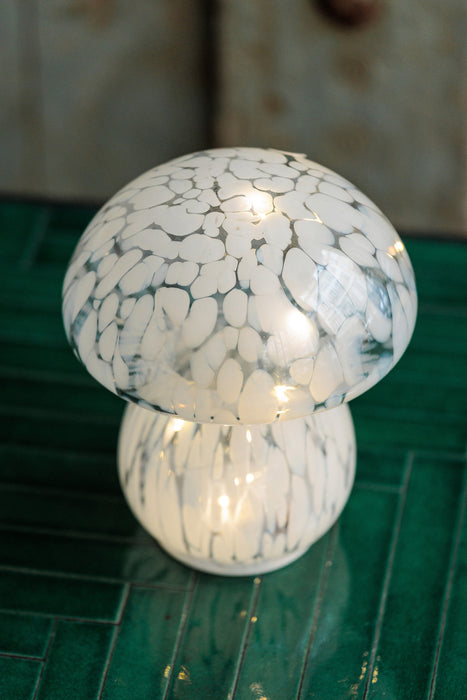 Lampe champignon tacheté blanche à piles