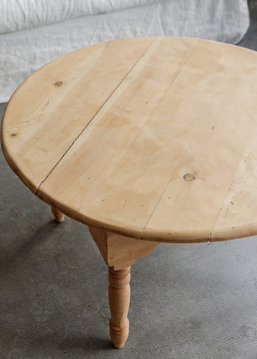 Table basse en bois de cèdre