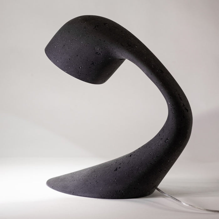 Lampe Invider à poser en papier journal recyclé et plâtre - 6 couleurs et 2 tailles disponibles